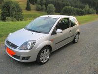 Gebraucht Ford Fiesta 80 PS (58 kW) 2007 Silber Kleinwagen