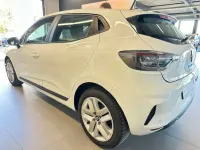 Używany Renault Clio V Evolution 67 KM (49 kW) 2024 Biały Sedan/Limuzyna