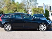 Używany Volvo V60 Kinetic 150 KM (110 kW) 2011 Czarny Kombi