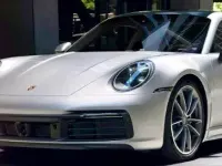 Gebraucht Porsche 911 Carrera 4 385 PS (283 kW) 2022 Silber Coupé