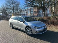 Gebraucht VW Golf VIII Style 131 PS (96 kW) 2024 Silber Kombi