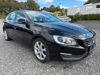 Gebraucht Volvo V60 Momentum 190 PS (139 kW) 2018 Schwarz Kombi