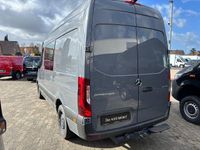 Gebraucht Mercedes Sprinter 170 PS (125 kW) 2022 Grau Van