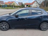 Używany Mazda 2 Kizoku 90 KM (66 kW) 2018 Niebieski Sedan/Limuzyna