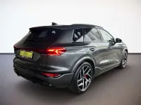 Gebraucht Audi SQ6 e-tron Sport 360 kW (490 PS) 2025 Daytonagrau perleffekt SUV