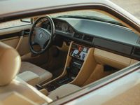 Gebraucht Mercedes E220 150 PS (110 kW) 1995 Gold Coupé