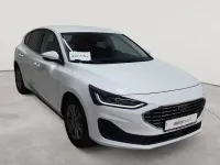 Gebraucht Ford Focus Style 125 PS (91 kW) 2023 Frozen white Kombi