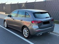 Gebraucht Mercedes B200 150 PS (110 kW) 2020 Grau Van / Kleinbus