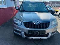 Gebraucht Skoda Yeti LAURIN & KLEMENT 122 PS (89 kW) 2015 Beige SUV