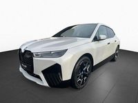 Gebraucht BMW iX Sport Line 239 kW (326 PS) 2023 Mineralweiß (weiß) SUV