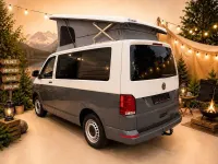 Gebraucht VW T6.1 Beach 150 PS (110 kW) 2022 Weiß dunkelgrau foliert Van