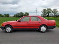 Gebraucht Mercedes E260 169 PS (124 kW) 1986 Rot Limousine