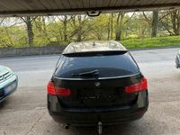 Gebraucht BMW 318 143 PS (105 kW) 2013 Schwarz Limousine