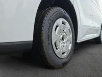 Neu Ford Transit Custom Trend 136 PS (100 kW) 2025 Weiß Kombi