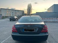 Gebraucht Mercedes E240 177 PS (130 kW) 2004 Schwarz Limousine