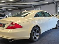 Gebraucht Mercedes CLS500 387 PS (284 kW) 2007 Weiß Limousine