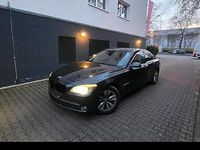Gebraucht BMW 730 245 PS (180 kW) 2010 Grau Limousine