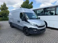 Gebraucht Iveco Daily 116 PS (85 kW) 2019 Silber (metallic) Van