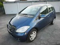 Gebraucht Mercedes A180 116 PS (85 kW) 2012 Blau Kleinwagen