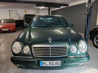 Gebraucht Mercedes E230 Avantgarde 150 PS (110 kW) 1997 Amazonit Limousine