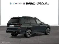 Neu BMW X7 M Sport 530 PS (389 kW) 2026 Grau SUV