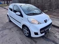 Gebraucht Peugeot 107 68 PS (50 kW) 2011 Weiß Kleinwagen