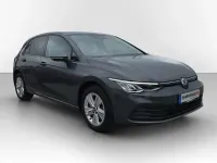 Gebraucht VW Golf VIII Life 131 PS (96 kW) 2020 Grau Limousine