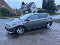 Gebraucht Toyota Auris Hybrid 136 PS (100 kW) 2016 Braun Limousine