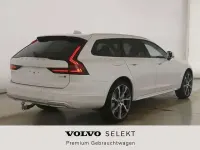 Gebraucht Volvo V90 CC Ultimate 197 PS (144 kW) 2023 Crystal white / metallic Kombi