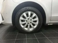 Gebraucht Mercedes V220 163 PS (119 kW) 2019 Silber Van / Kleinbus