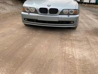 Gebraucht BMW 525 136 PS (100 kW) 2002 Silber Limousine