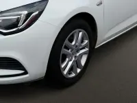 Gebraucht Opel Astra Edition 150 PS (110 kW) 2016 Weiß Limousine