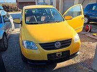 Second-hand VW Fox 75 CP (55 kW) 2005 Galben Hatchback