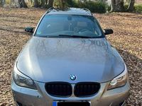 Gebraucht BMW 530 235 PS (172 kW) 2009 Grau Kombi
