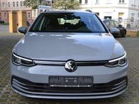 Gebraucht VW Golf VIII Life 150 PS (110 kW) 2024 Mondsteingrau Kombi