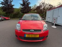 Usata Ford Fiesta 90 CV (66 kW) 2015 Rosso Utilitaria
