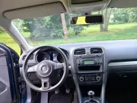Gebraucht VW Golf VI 105 PS (77 kW) 2011 Blau Kleinwagen