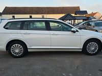 Gebraucht VW Passat 120 PS (88 kW) 2016 Weiß Kombi
