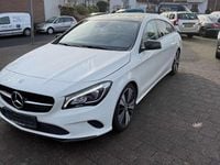 Gebraucht Mercedes CLA220 177 PS (130 kW) 2016 Calcitweiss/zirrusweiss Limousine