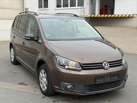 Gebraucht VW Touran Match 105 PS (77 kW) 2012 Braun Van / Kleinbus
