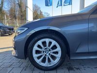 Gebraucht BMW 320 Advantage 190 PS (139 kW) 2022 Glaciersilbermetallic Kombi