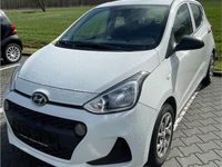 Gebraucht Hyundai i10 67 PS (49 kW) 2017 Weiß Kleinwagen