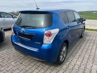 Gebraucht Toyota Verso Executive 177 PS (130 kW) 2014 Blau Van / Kleinbus