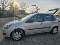 Gebraucht Ford Fiesta 59 PS (43 kW) 2007 Silber Kleinwagen