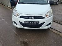 Gebraucht Hyundai i10 Edition 69 PS (50 kW) 2013 Weiß Kleinwagen