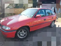 Gebraucht Opel Astra 75 PS (55 kW) 1998 Rot Kleinwagen