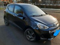 Gebraucht Hyundai i10 Style 87 PS (63 kW) 2019 Schwarz Kleinwagen