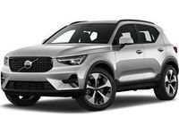 Neu Volvo XC40 Plus 163 PS (119 kW) 2026 Schwarz (onyx schwarz metallic) SUV