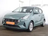 Gebraucht Hyundai i10 Trend 67 PS (49 kW) 2022 Grün Kleinwagen