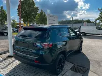 Neu Jeep Compass 179 PS (131 kW) 2025 Grün SUV